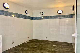 achat localcommercial trets 13530