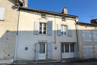 achat maison champagne-mouton 16350
