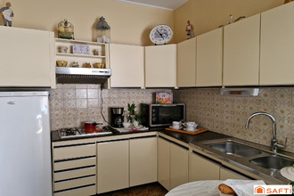  immeuble cucuron 84160