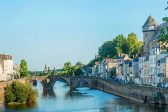  immeuble renaze 53800