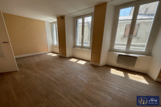  immeuble riom-es-mtagnes 15400