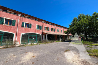  immeuble salernes 83690