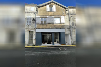  immeuble st-jean-d-angely 17400