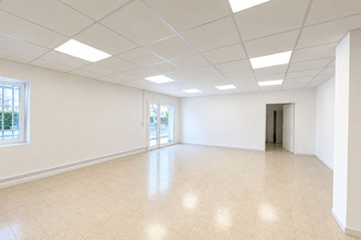  localcommercial arles 13104
