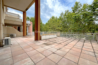  localcommercial arles 13200