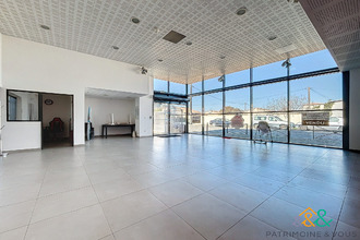  localcommercial arles 13200