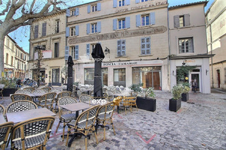  localcommercial arles 13200