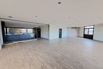  localcommercial arles 13200