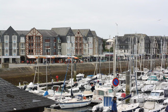  localcommercial arzon 56640