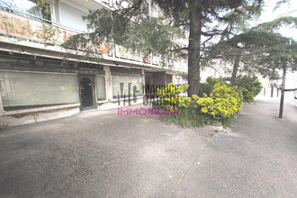  localcommercial avignon 84000