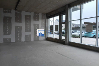  localcommercial avrille 49240