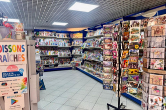  localcommercial beaucaire 30300