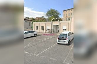  localcommercial carpentras 84200