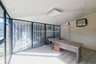  localcommercial carpentras 84200