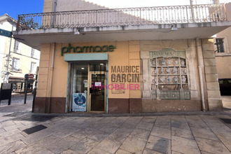  localcommercial carpentras 84200