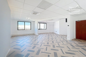  localcommercial carpentras 84200