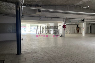  localcommercial carpentras 84200