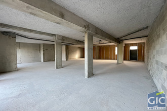  localcommercial carpiquet 14650