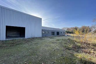  localcommercial castelsarrasin 82100