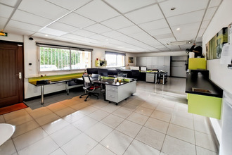  localcommercial cesson 77240