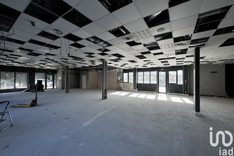  localcommercial eguilles 13510