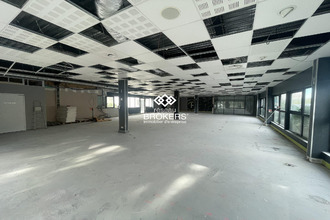  localcommercial eguilles 13510