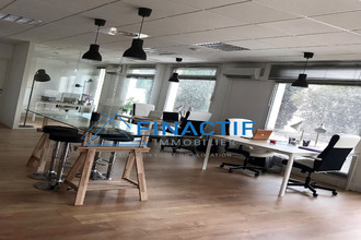  localcommercial eguilles 13510