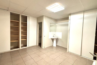  localcommercial eguilles 13510