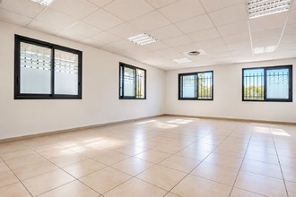  localcommercial eguilles 13510