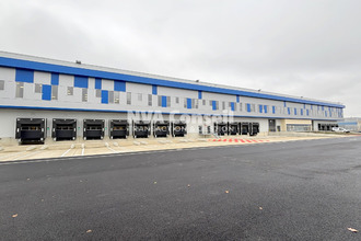  localcommercial eragny 95610