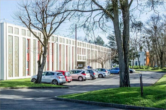  localcommercial eragny 95610