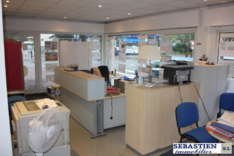 localcommercial frejus 83600