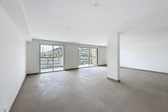  localcommercial frejus 83600