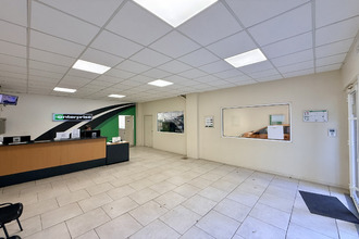  localcommercial frejus 83600