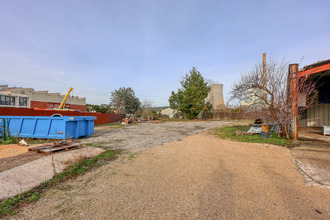  localcommercial gardanne 13120