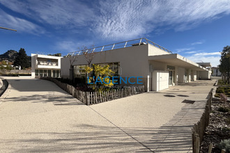  localcommercial hyeres 83400