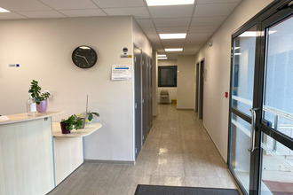  localcommercial isneauville 76230