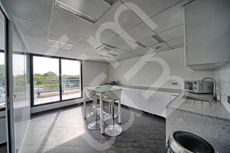  localcommercial lesigny 77150