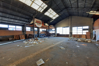  localcommercial mtreal-la-cluse 01460