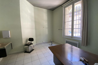  localcommercial nimes 30000