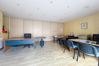  localcommercial nimes 30000