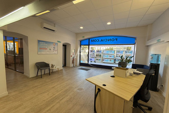  localcommercial nimes 30000