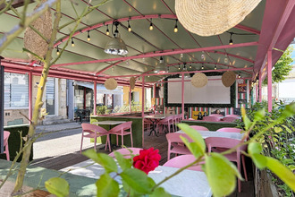  localcommercial oraison 04700