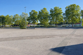  localcommercial paray-le-monial 71600