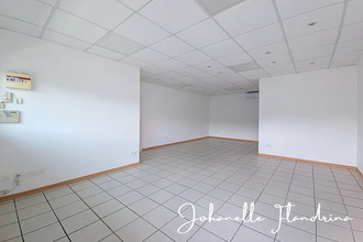  localcommercial petit-bg 97170