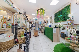  localcommercial pezenas 34120