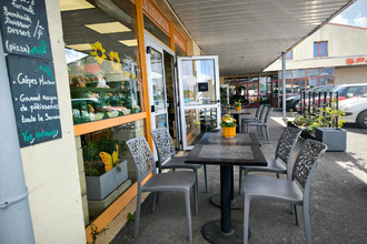  localcommercial plougonven 29640