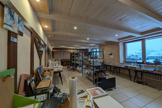  localcommercial rochejean 25370