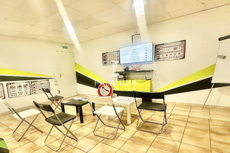  localcommercial sisteron 04200