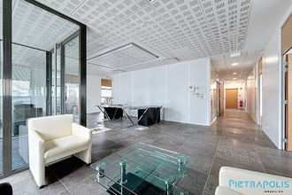  localcommercial st-genis-pouilly 01630